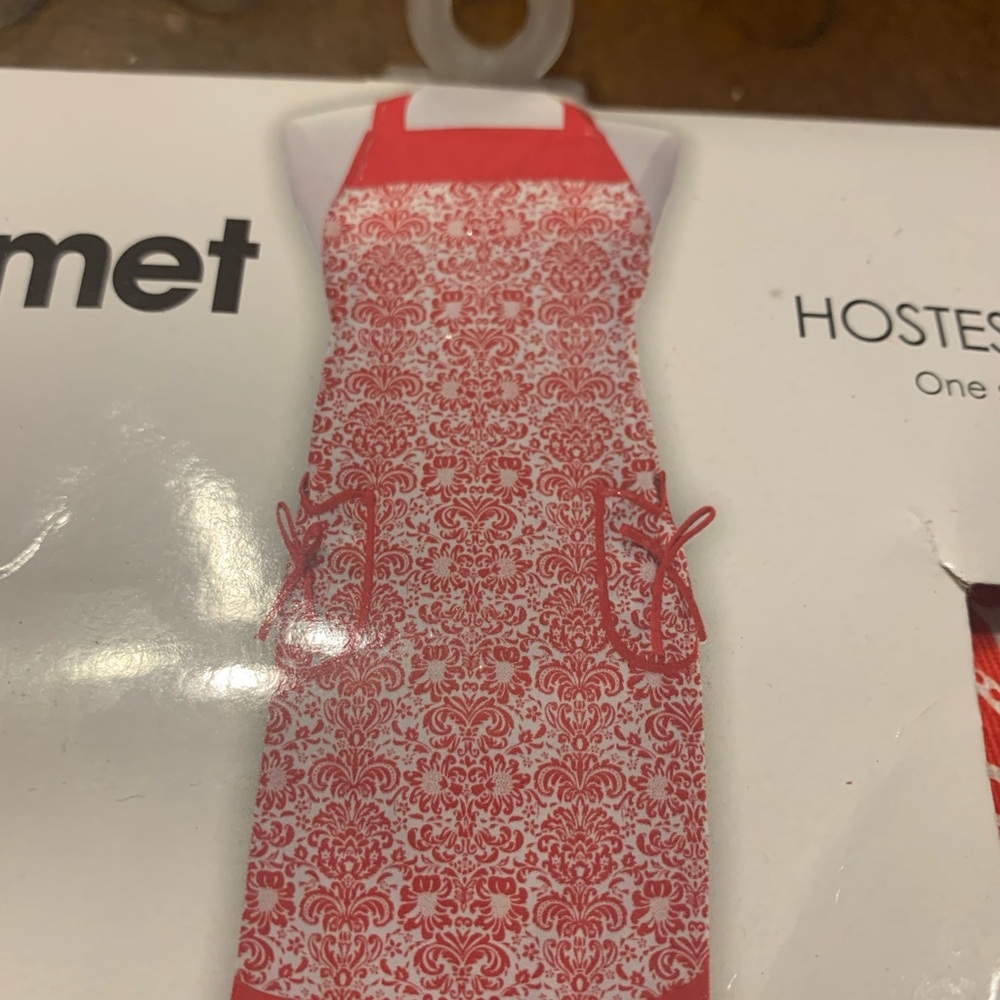 Gourmet Club Apron Red White Paisley Has 2 Pockets & Bows 32 Long